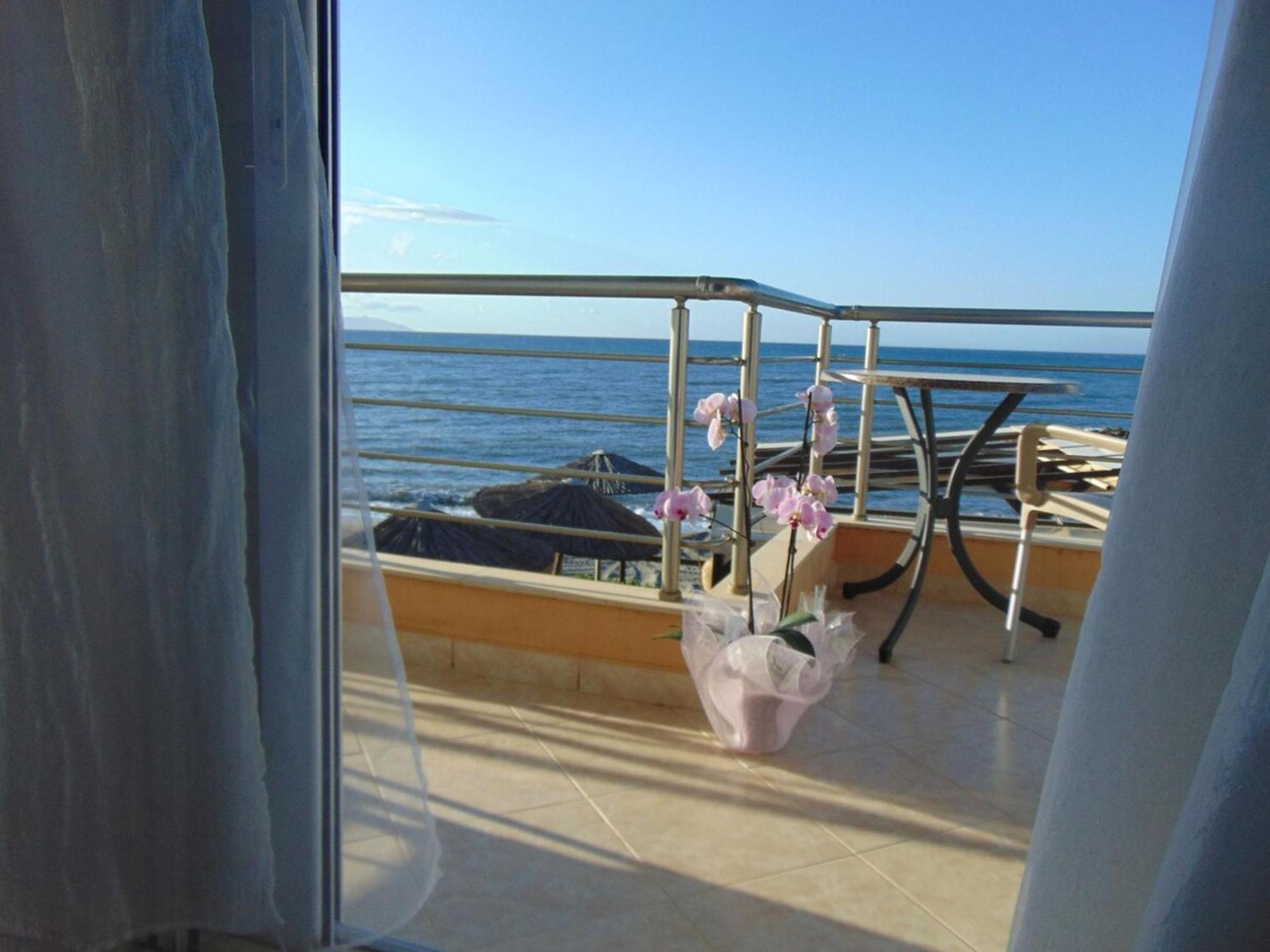 Comfy Beachfront Litinas Casa With Seaview 干尼亞 外观 照片